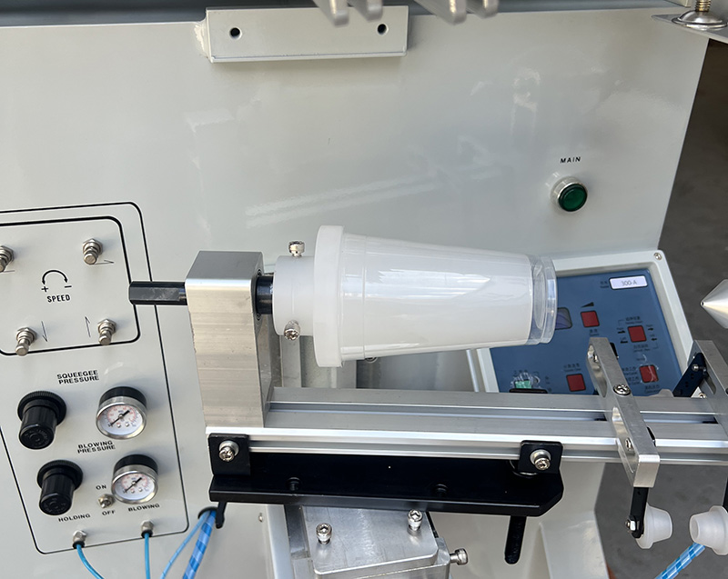 طابعة شاشة الأكواب البلاستيكية تُشحن إلى عُمان