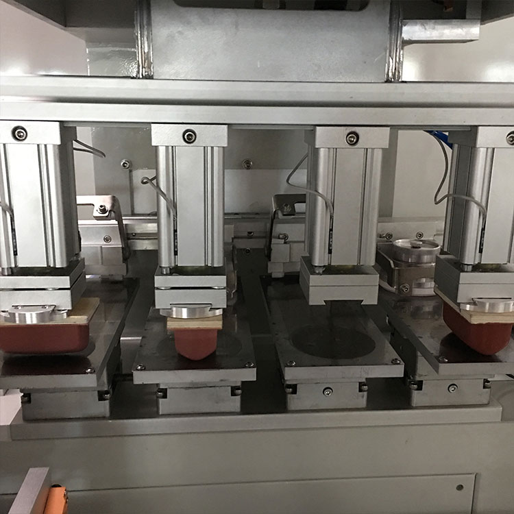 آلة طباعة الوسادة CNC بـ 4 ألوان