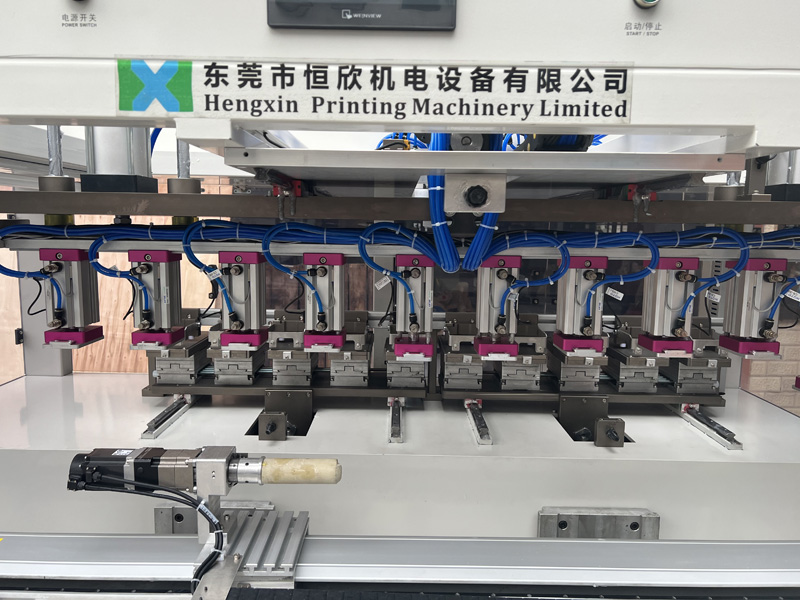 آلة طباعة الوسادة ذات عشرة ألوان بمحرك مؤازر تباع إلى ماليزيا