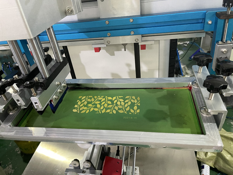 كيفية طباعة الأكواب الورقية التي تستخدم لمرة واحدة